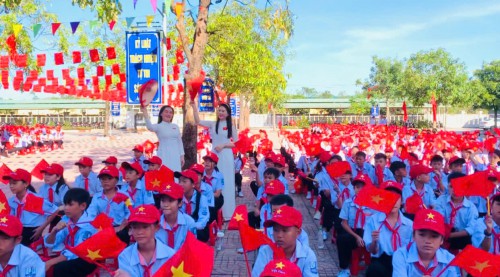 Trường THCS Kỳ Thịnh bước vào năm học với lễ khai trường đặc biệt